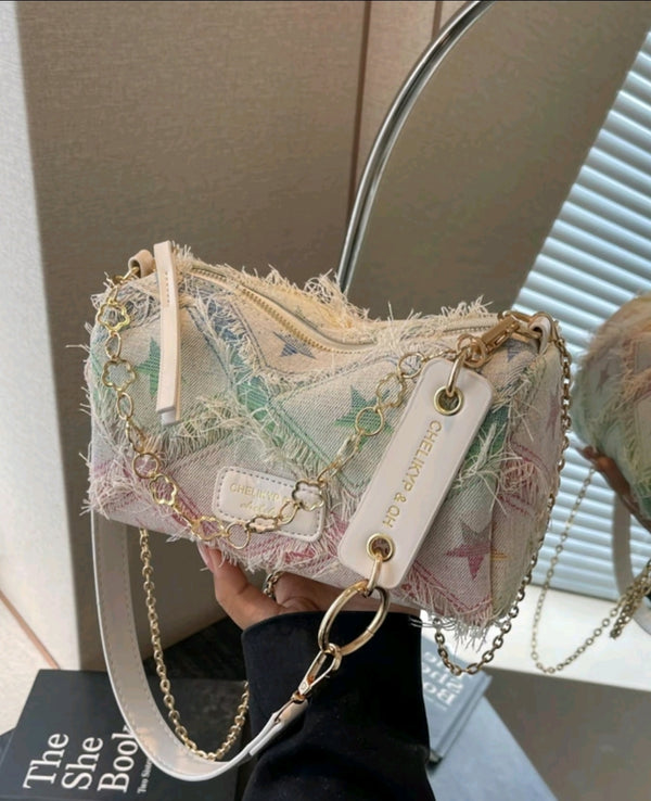The New Fashion Classic Tie-Dye Design With Contrasting Colors, Star Pattern Decoration Design, Fur Edge Letter Pattern Decoration Design, Shoulder Square Pillow Bag Suitable For Traveling And Shopping.