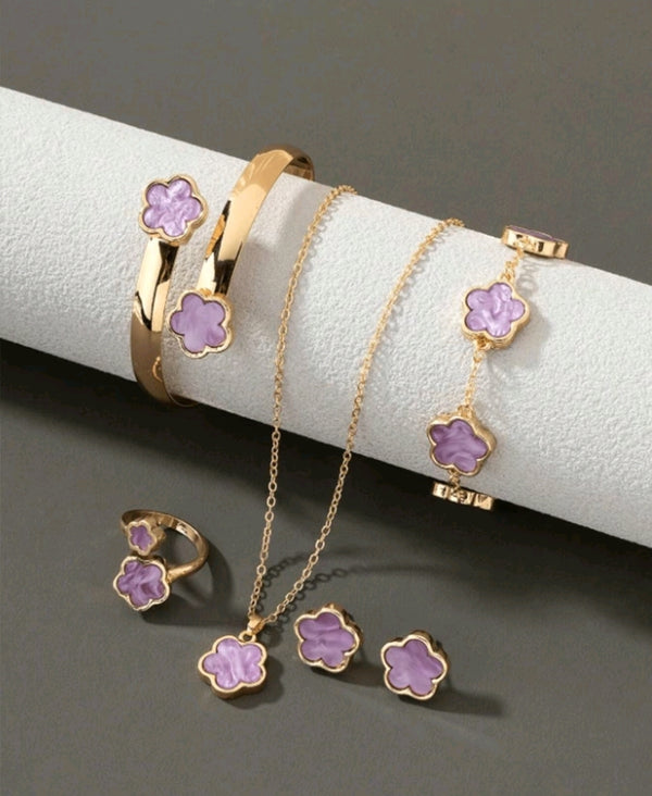 Charming Acrylic Jewellery Set for Women with Sparkling Bracelet and Ring