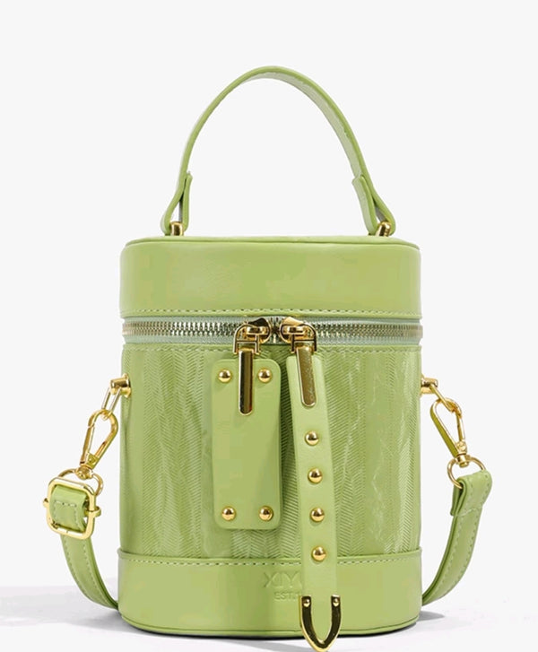 Women’s Fashionable Cylindrical Chain Strap Bucket Handbag – Bold Elegance Meets Modern Design